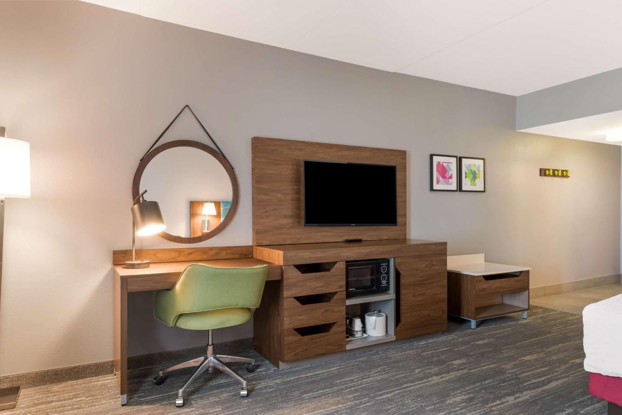 Hampton Inn & Suites Charlotte-Airport Экстерьер фото