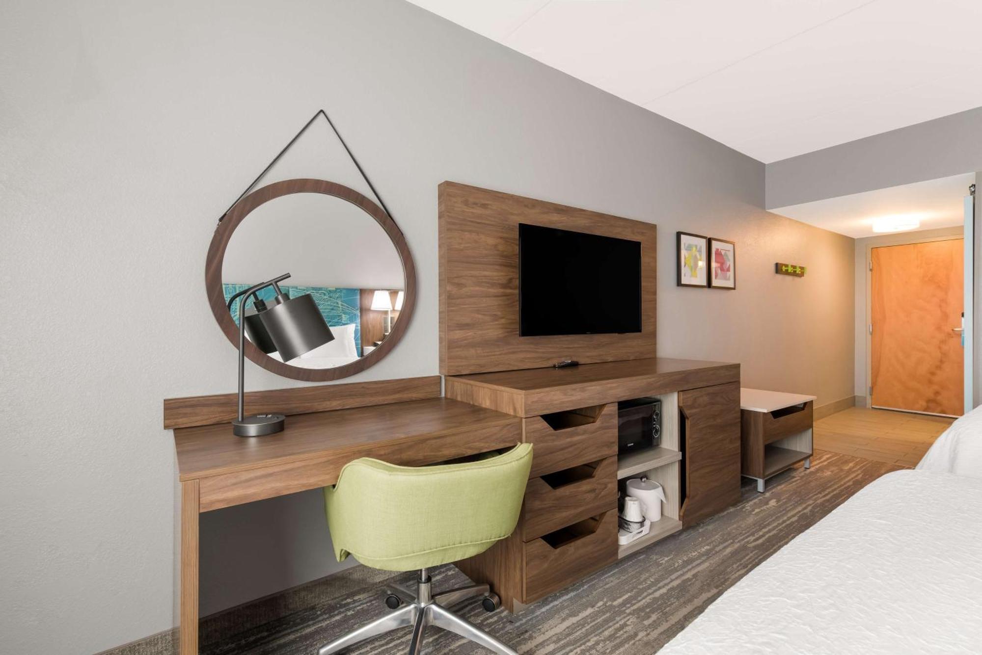 Hampton Inn & Suites Charlotte-Airport Экстерьер фото