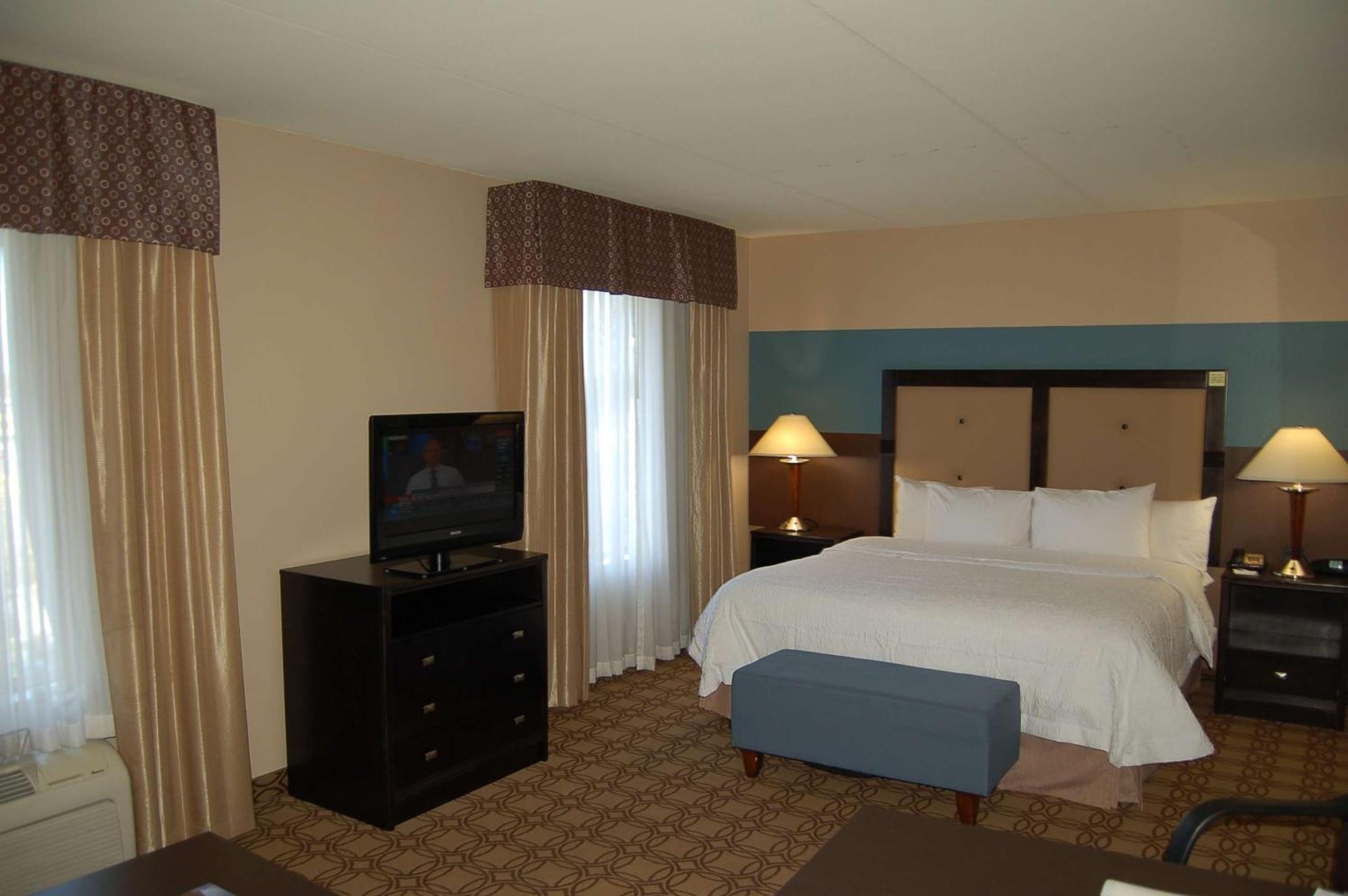 Hampton Inn & Suites Charlotte-Airport Экстерьер фото