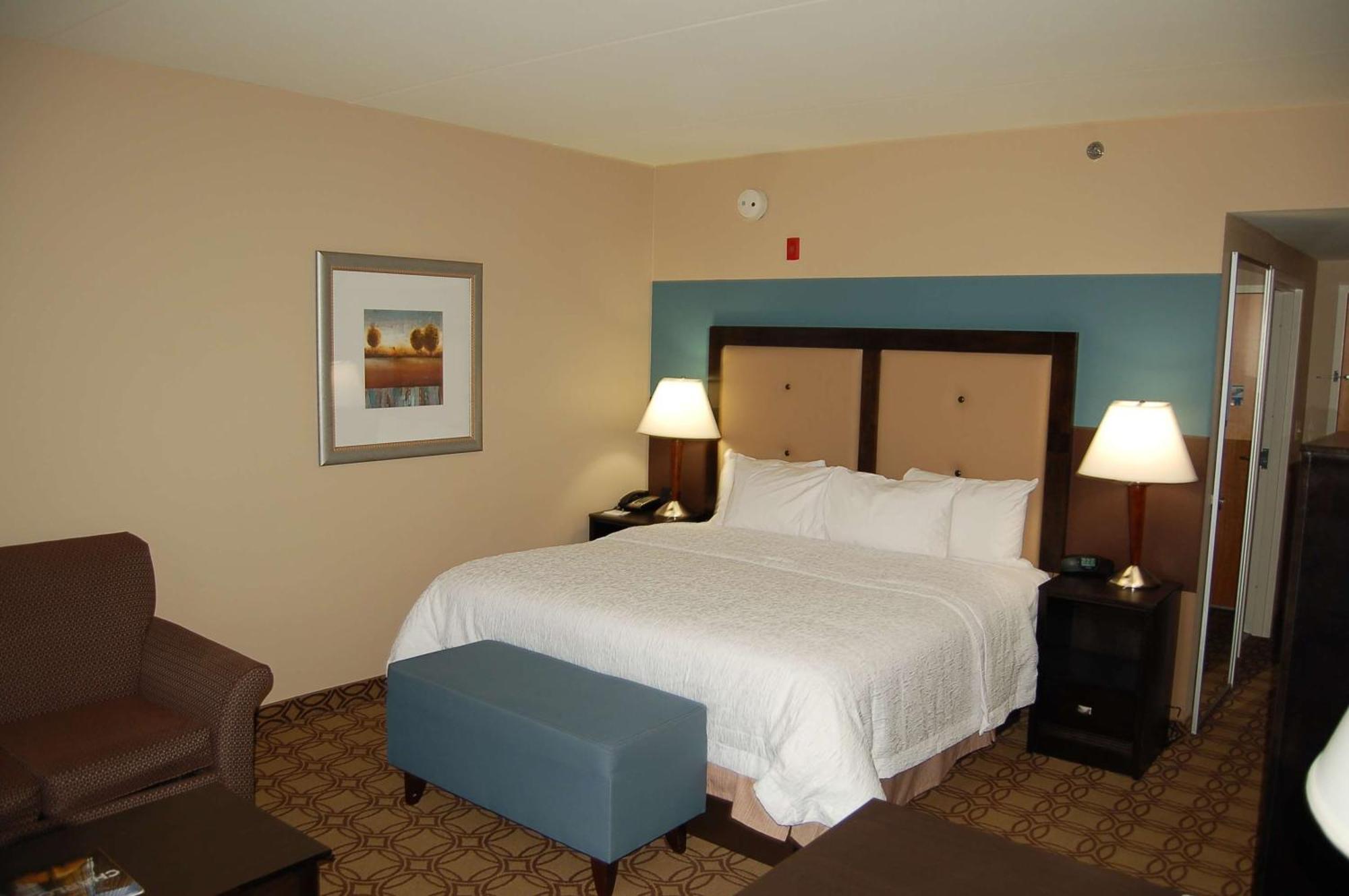 Hampton Inn & Suites Charlotte-Airport Экстерьер фото