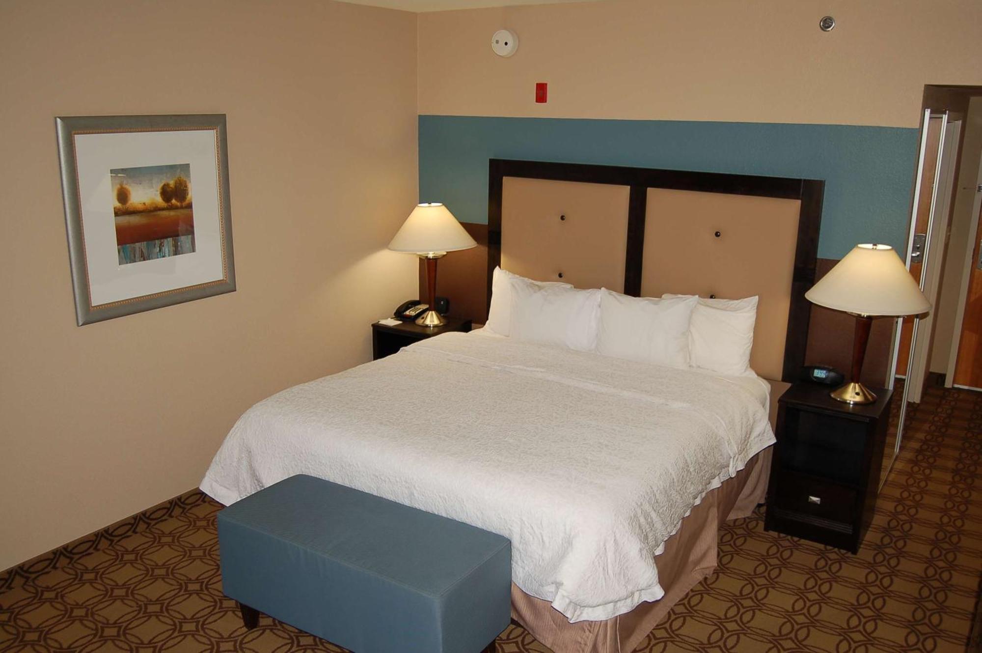 Hampton Inn & Suites Charlotte-Airport Экстерьер фото