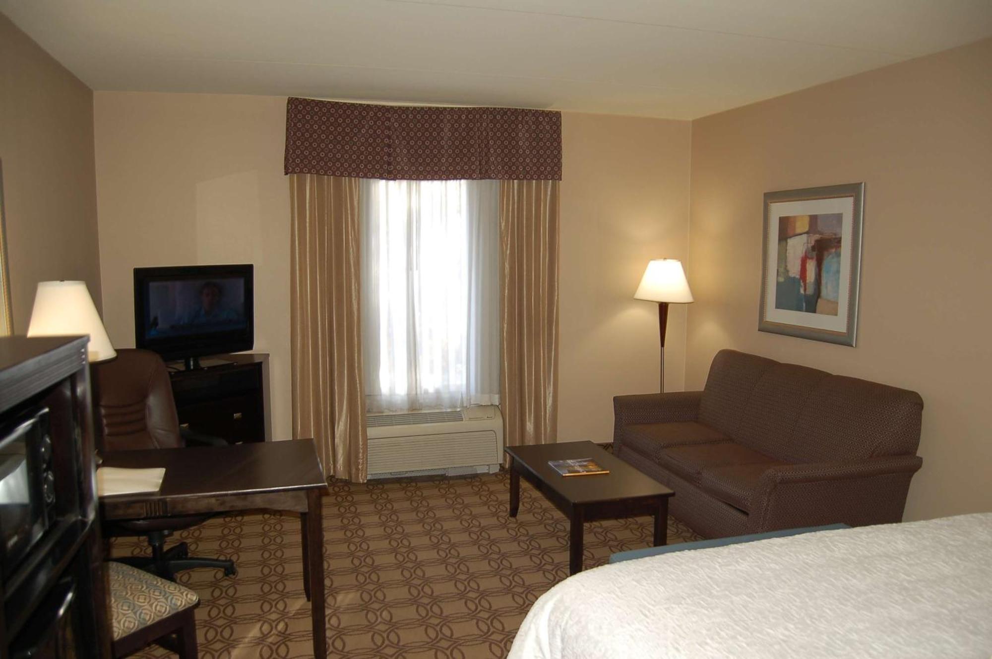 Hampton Inn & Suites Charlotte-Airport Экстерьер фото