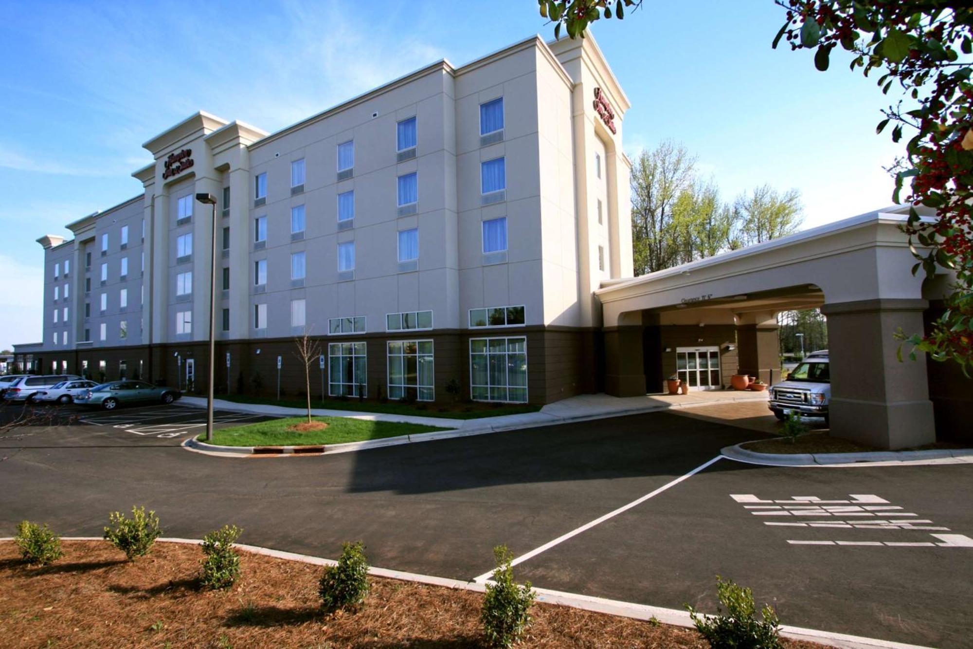 Hampton Inn & Suites Charlotte-Airport Экстерьер фото