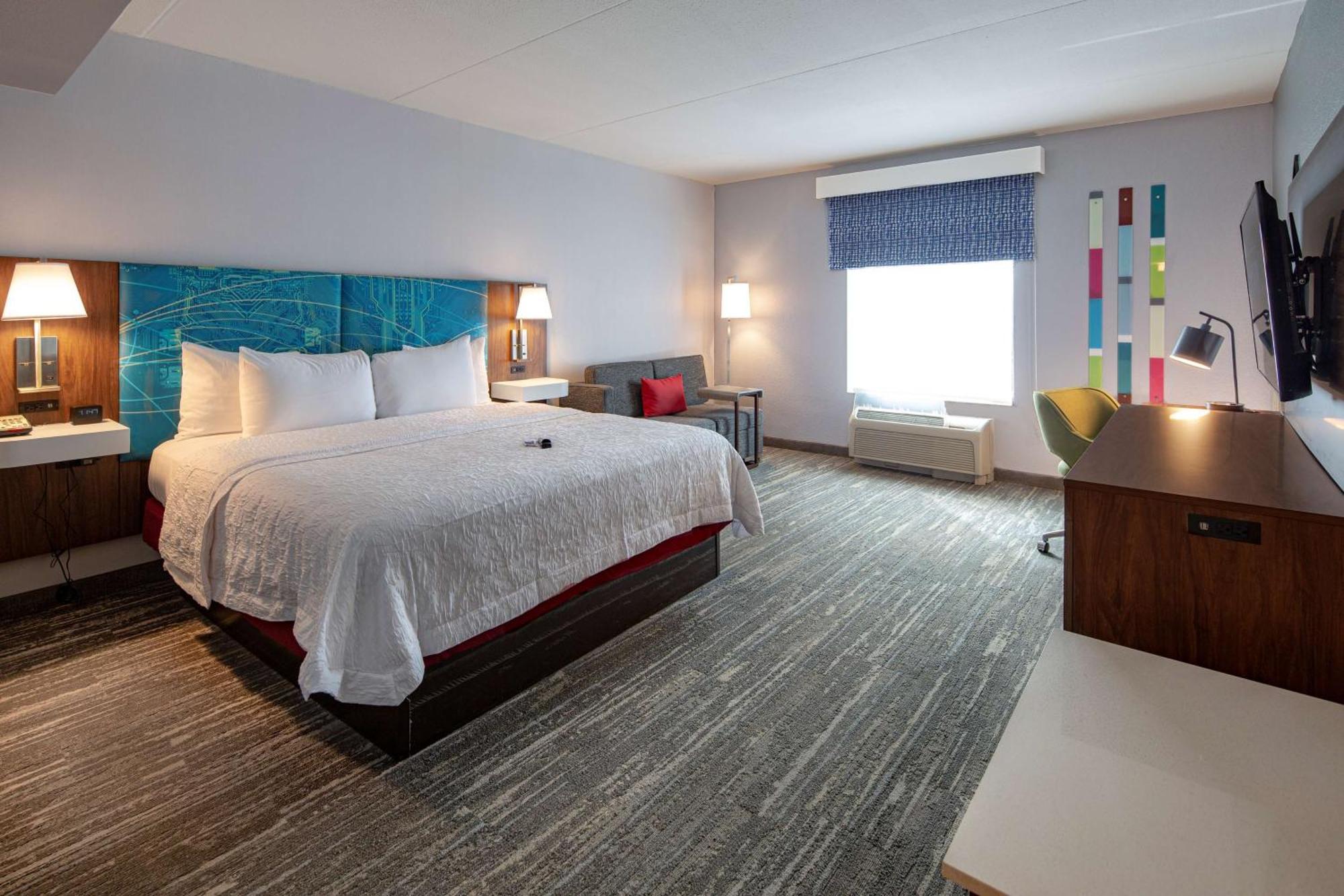 Hampton Inn & Suites Charlotte-Airport Экстерьер фото