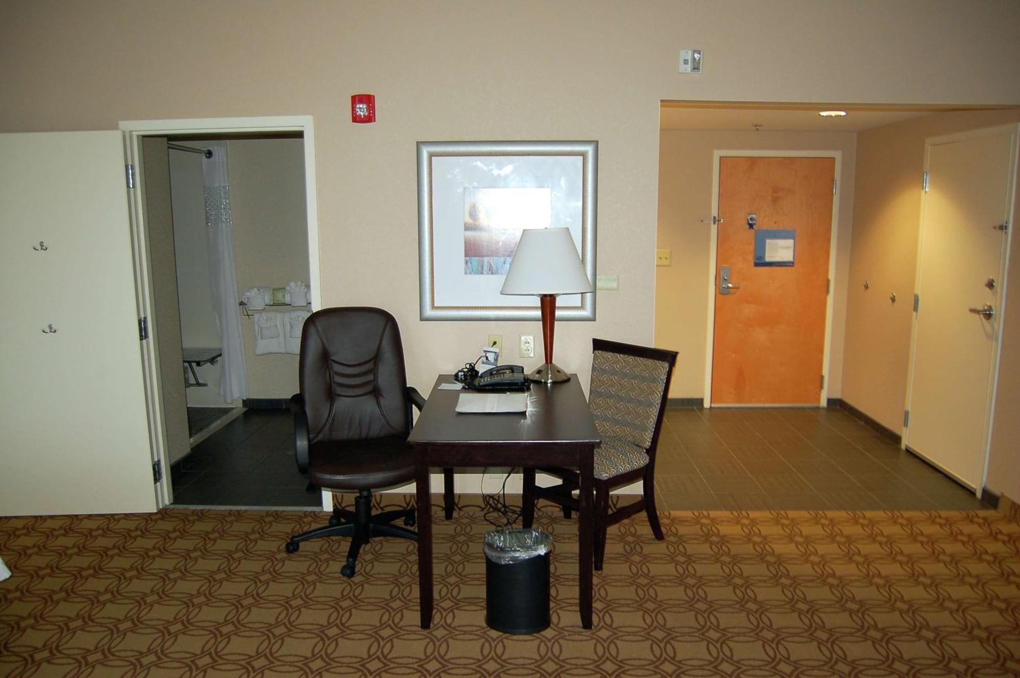 Hampton Inn & Suites Charlotte-Airport Экстерьер фото