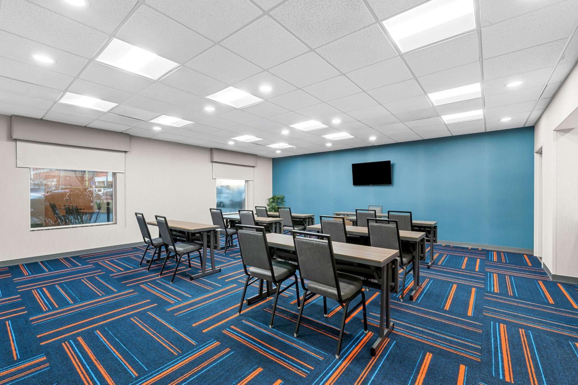 Hampton Inn & Suites Charlotte-Airport Экстерьер фото