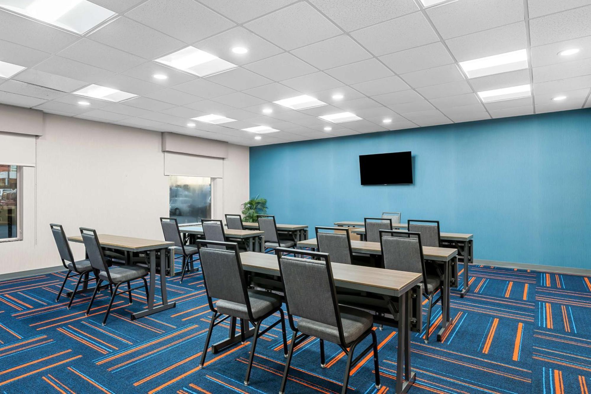 Hampton Inn & Suites Charlotte-Airport Экстерьер фото