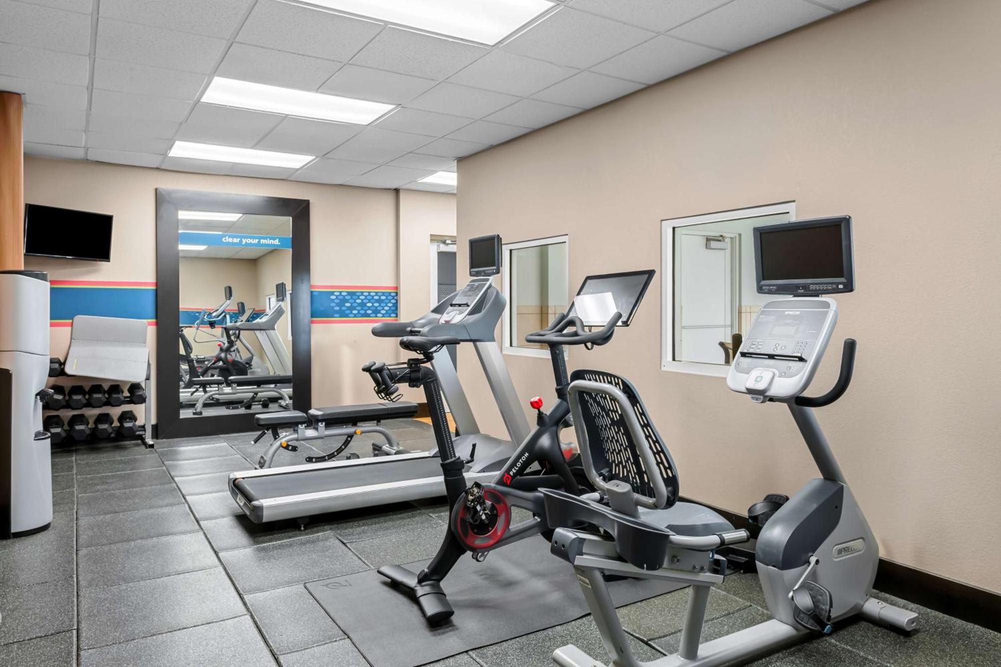Hampton Inn & Suites Charlotte-Airport Экстерьер фото