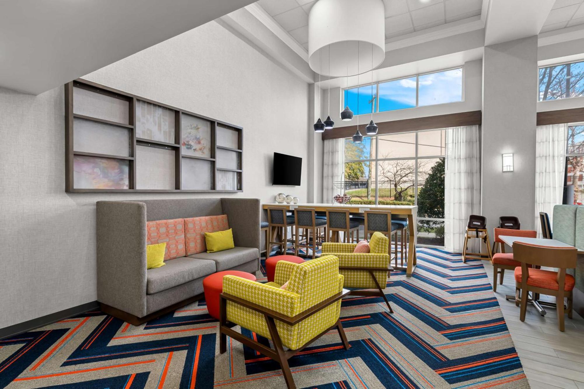 Hampton Inn & Suites Charlotte-Airport Экстерьер фото