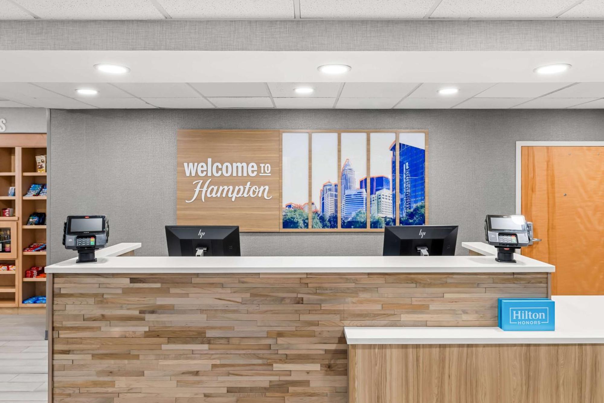 Hampton Inn & Suites Charlotte-Airport Экстерьер фото