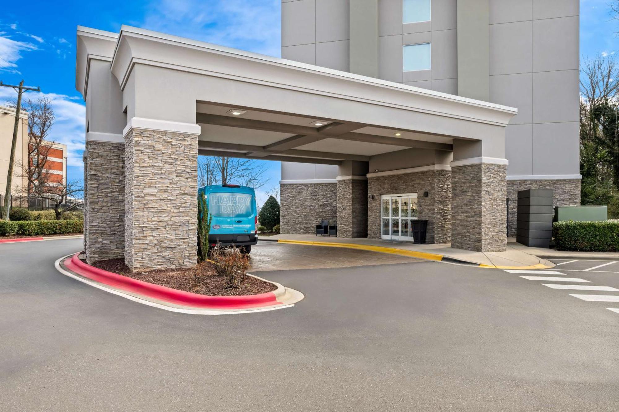 Hampton Inn & Suites Charlotte-Airport Экстерьер фото