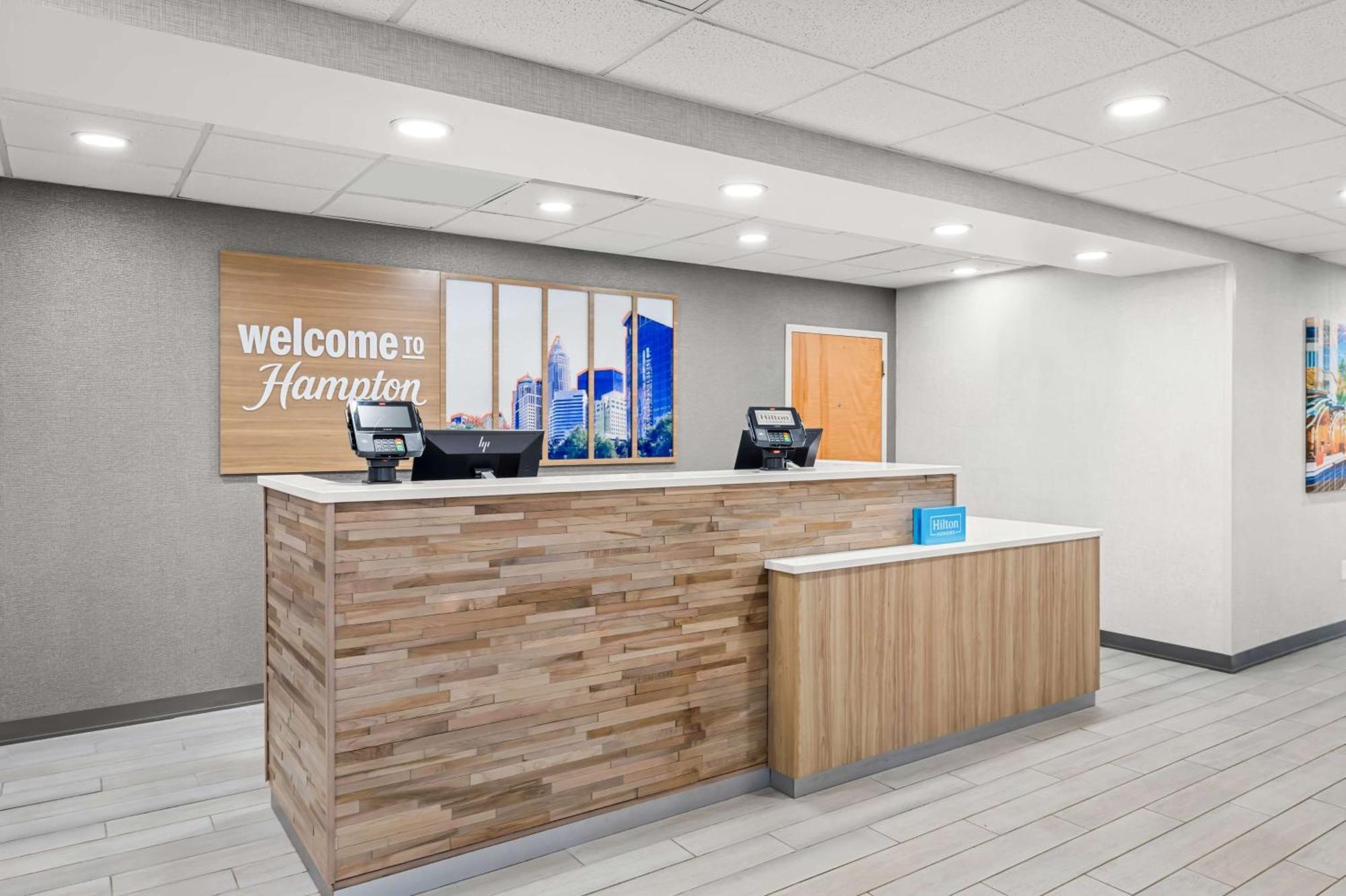 Hampton Inn & Suites Charlotte-Airport Экстерьер фото