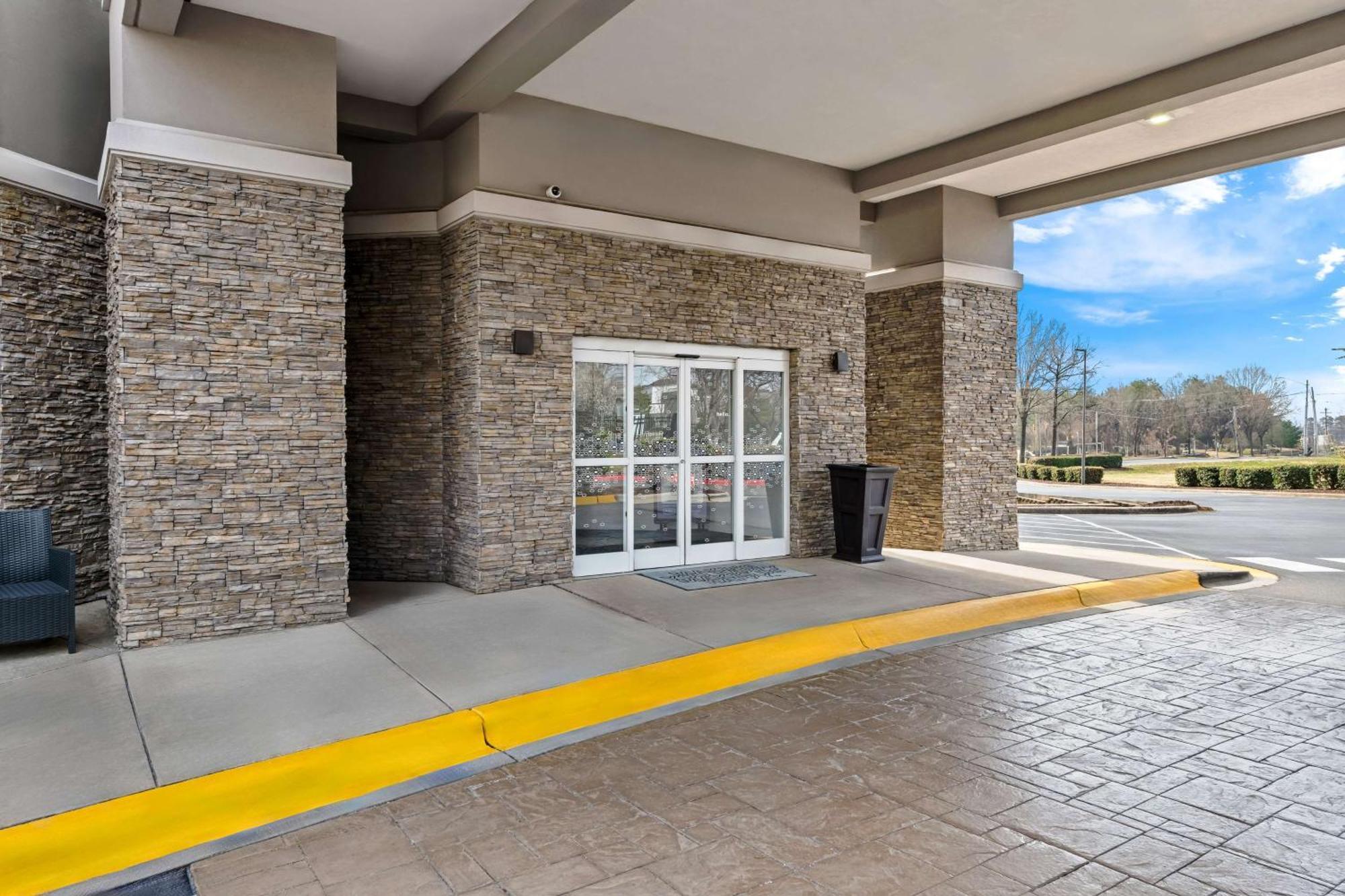 Hampton Inn & Suites Charlotte-Airport Экстерьер фото