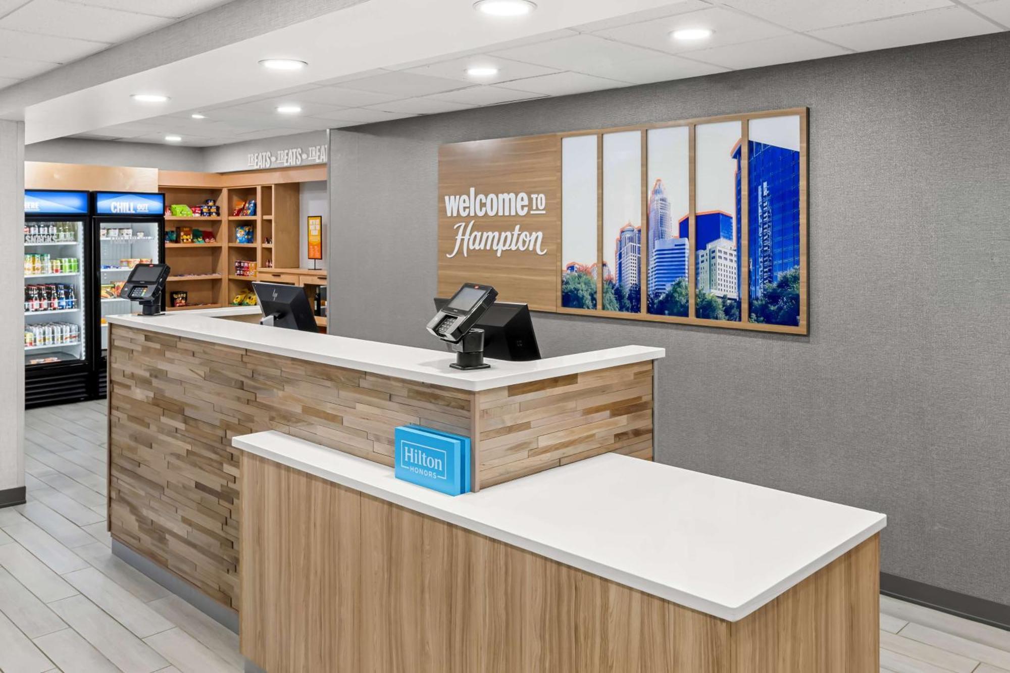 Hampton Inn & Suites Charlotte-Airport Экстерьер фото