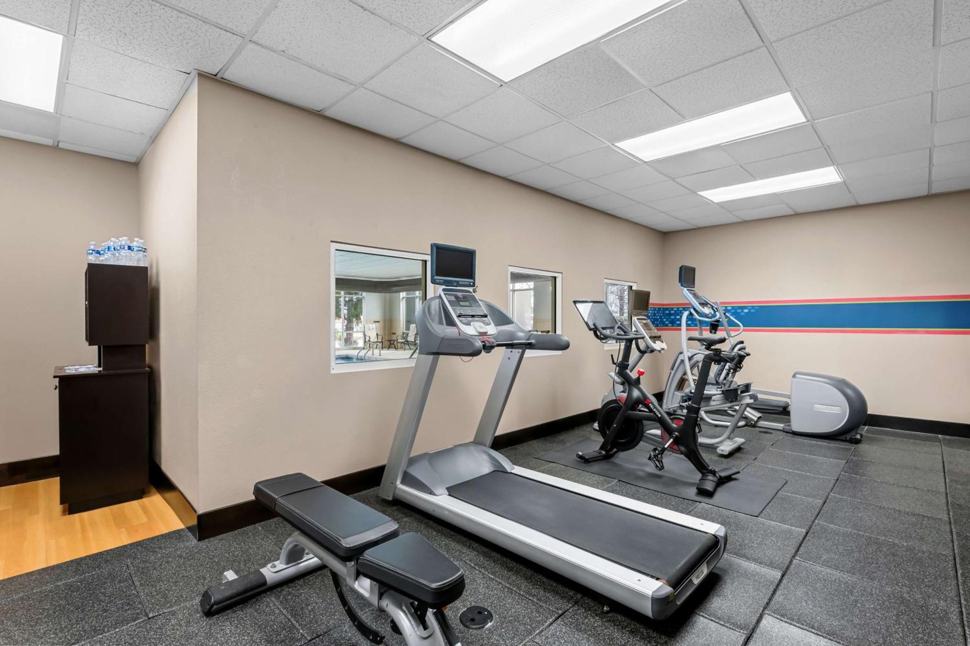 Hampton Inn & Suites Charlotte-Airport Экстерьер фото
