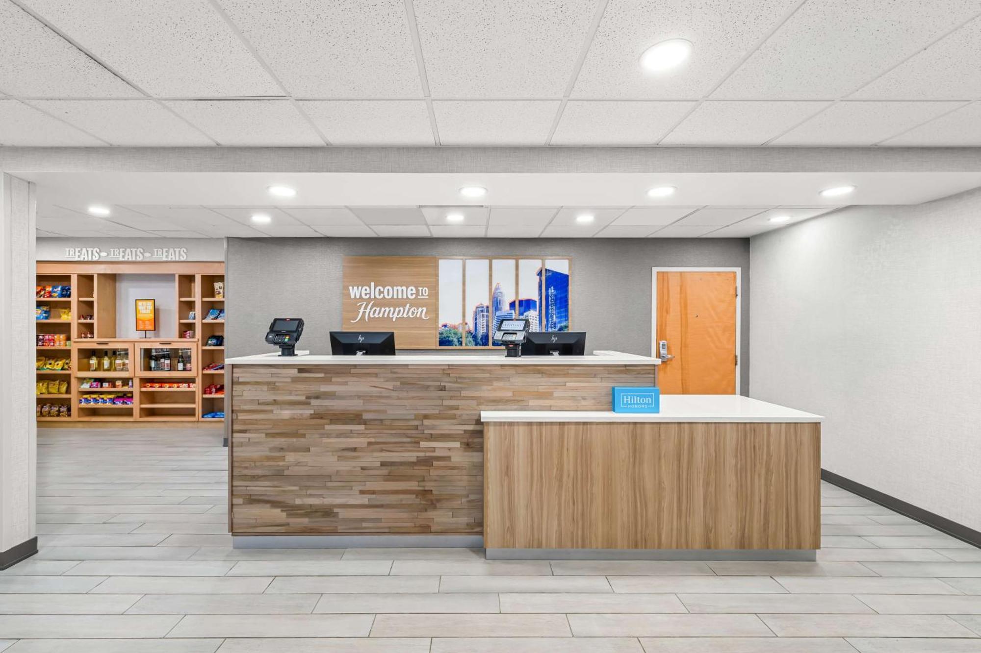 Hampton Inn & Suites Charlotte-Airport Экстерьер фото