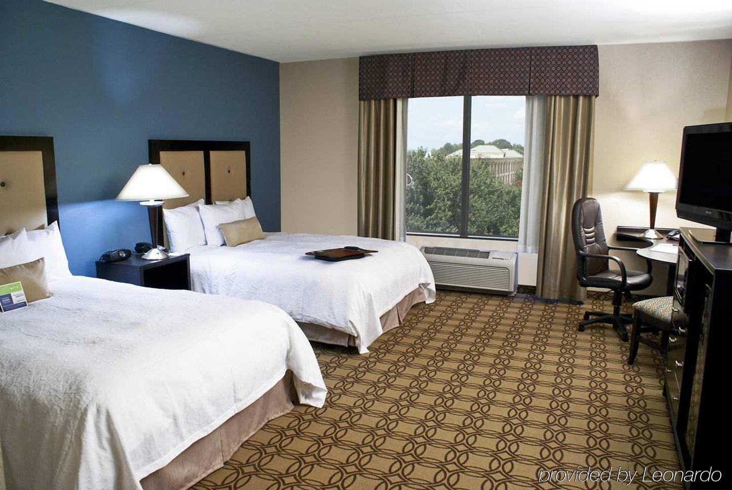 Hampton Inn & Suites Charlotte-Airport Номер фото